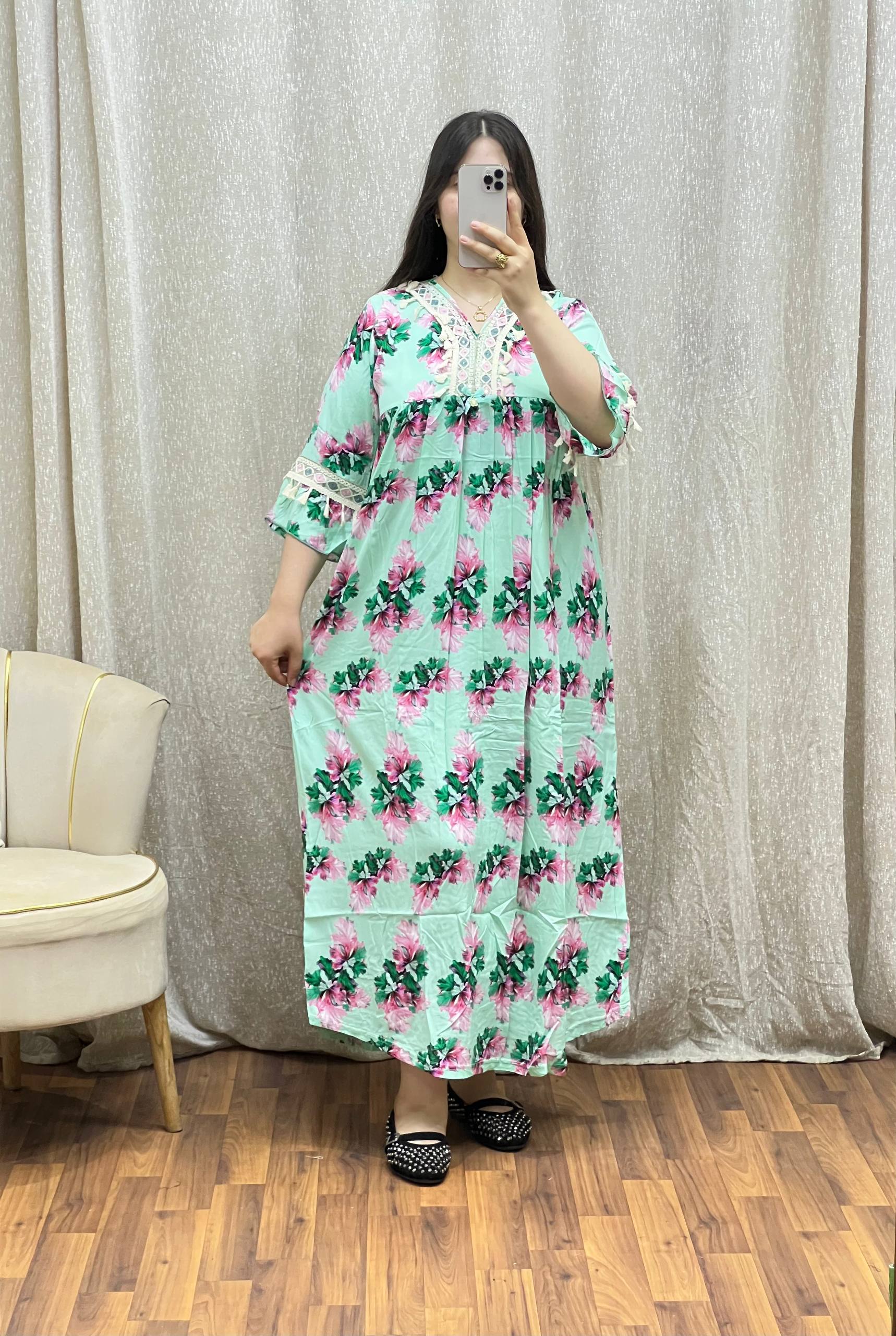 Vêtements femmes — كاندورة طويلة خيط ساتيني