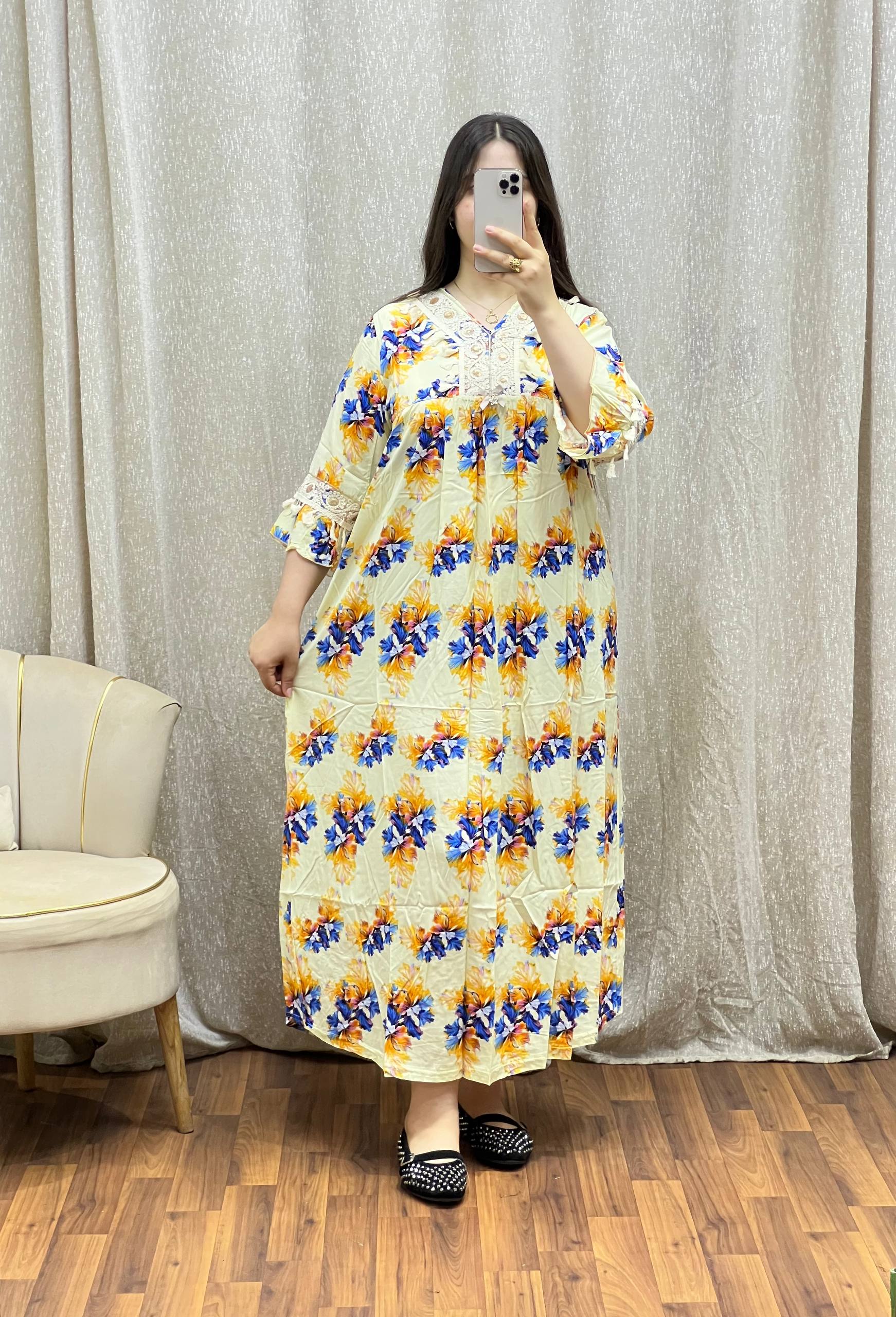 Vêtements femmes — كاندورة طويلة خيط ساتيني