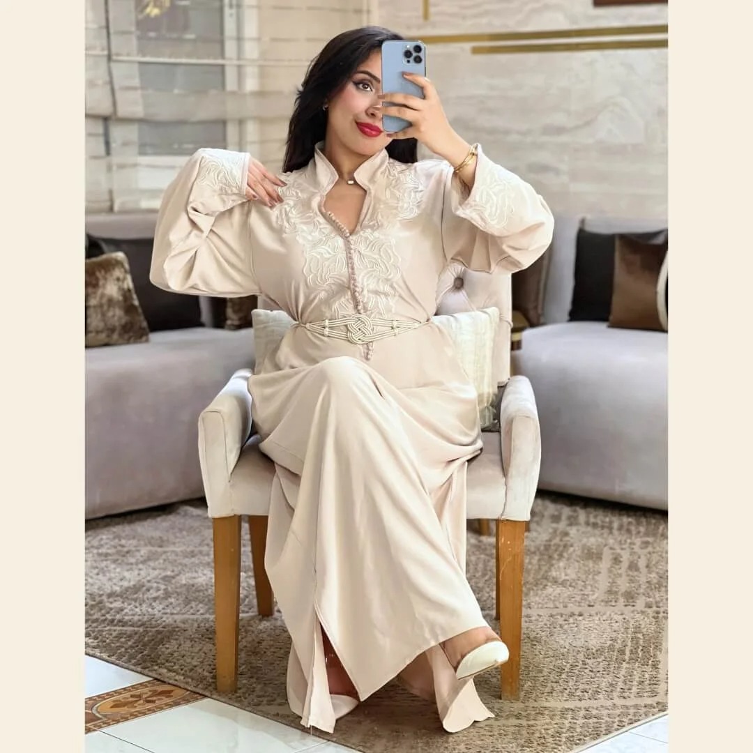 Vêtements femmes — القفطان  بطراز رباطي دقيق