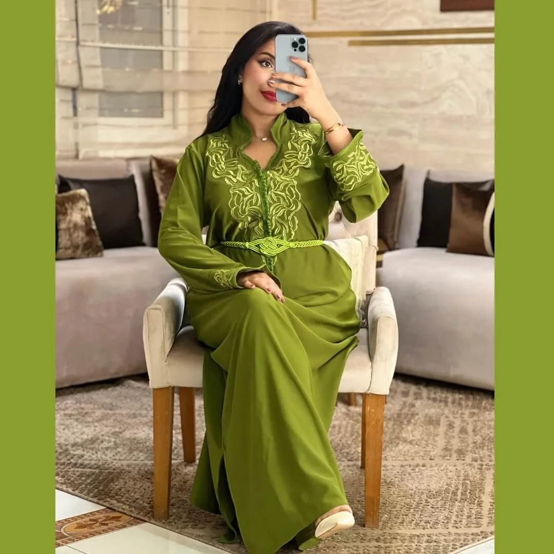 Vêtements femmes — القفطان  بطراز رباطي دقيق